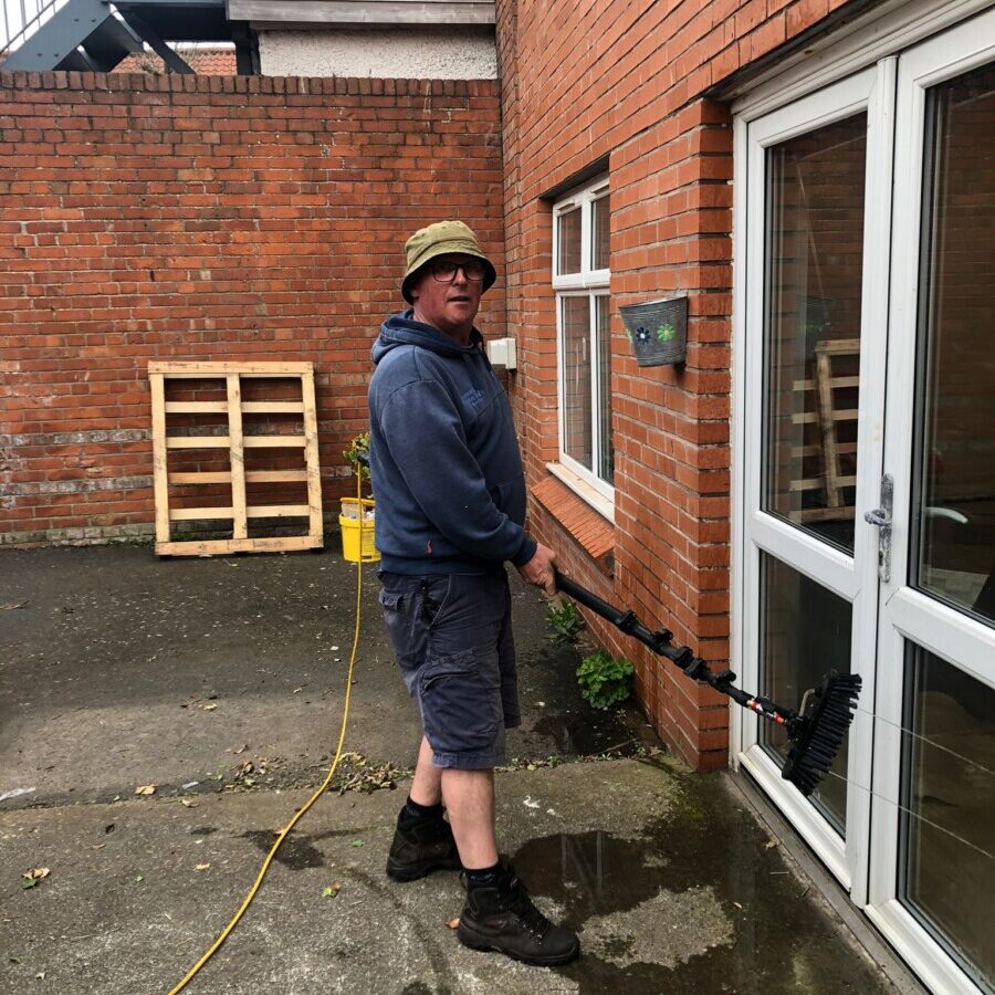 Duncan Grieve - Berwick Cancer Cars - free window cleaning